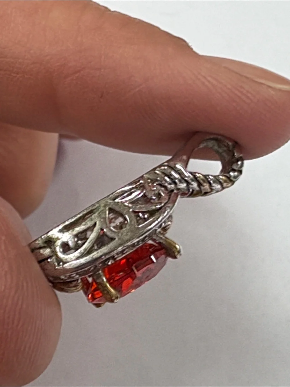 Vintage-Inspired Red Oval Crystal Pendant Necklace